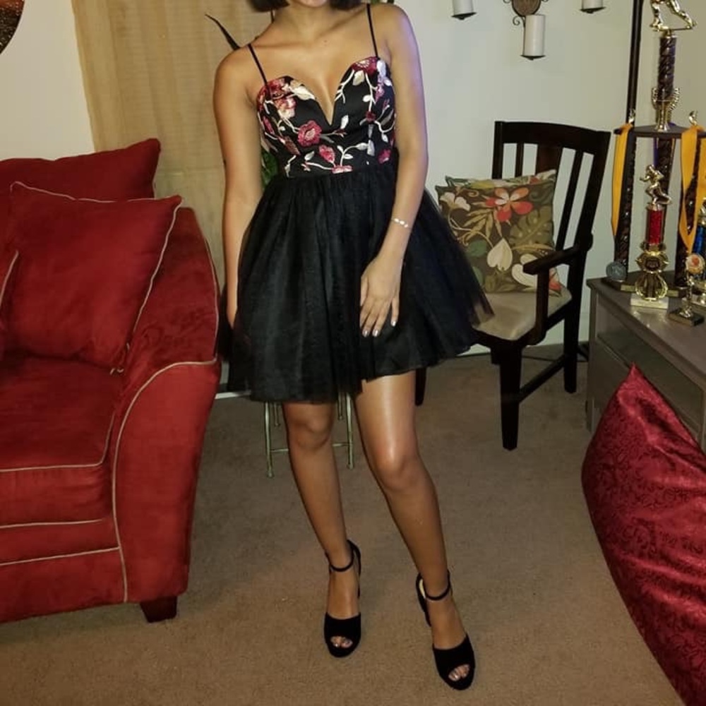Black mini prom dress